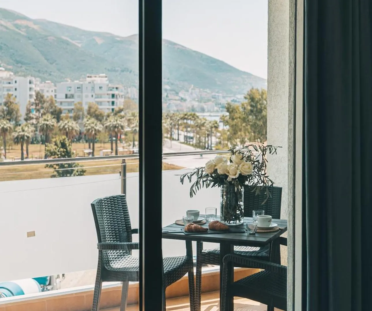 Modern Oasis Seaview Apartment Vlore